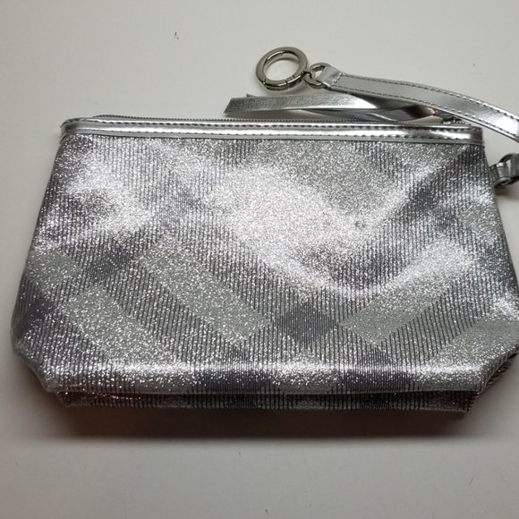 Burberry Wristlet Brand New - Picture 1 of 2